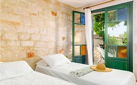 Orama Stone Apartments - Authentic Hospitality In A Historical Location, By Zantewize